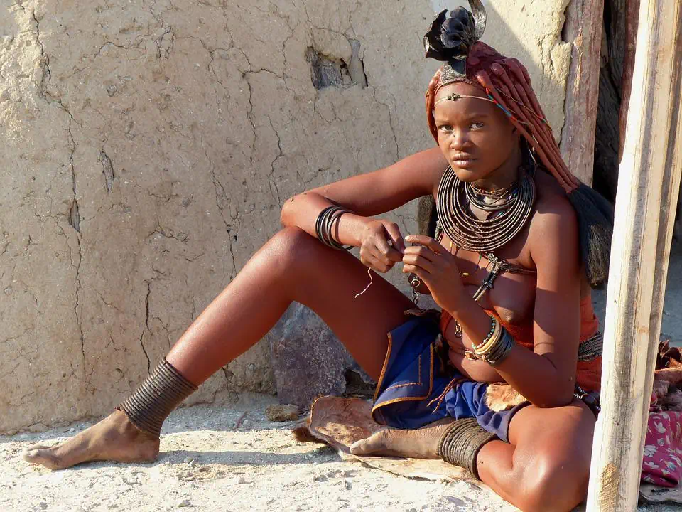 himba girl - namibia tour